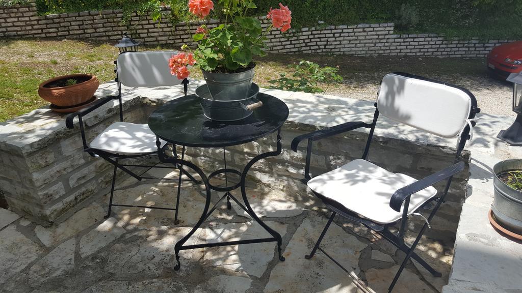 Traditional Guesthouse Marousio Rodavgi Экстерьер фото